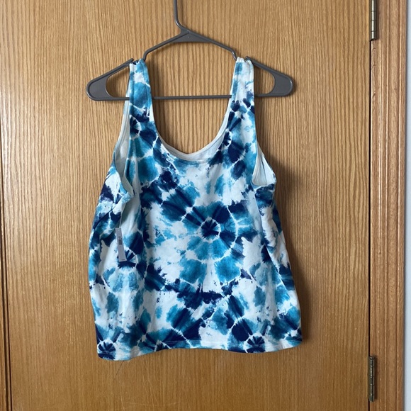 Old Navy Tank - Picture 2 of 4